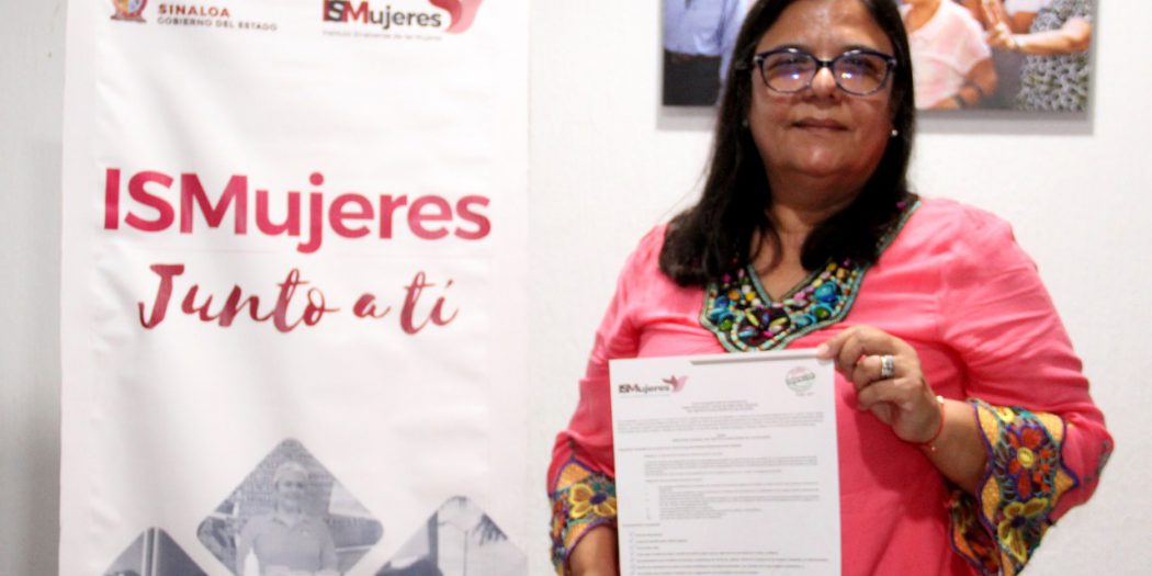 “Estoy para que me evalúen”, responde directora de