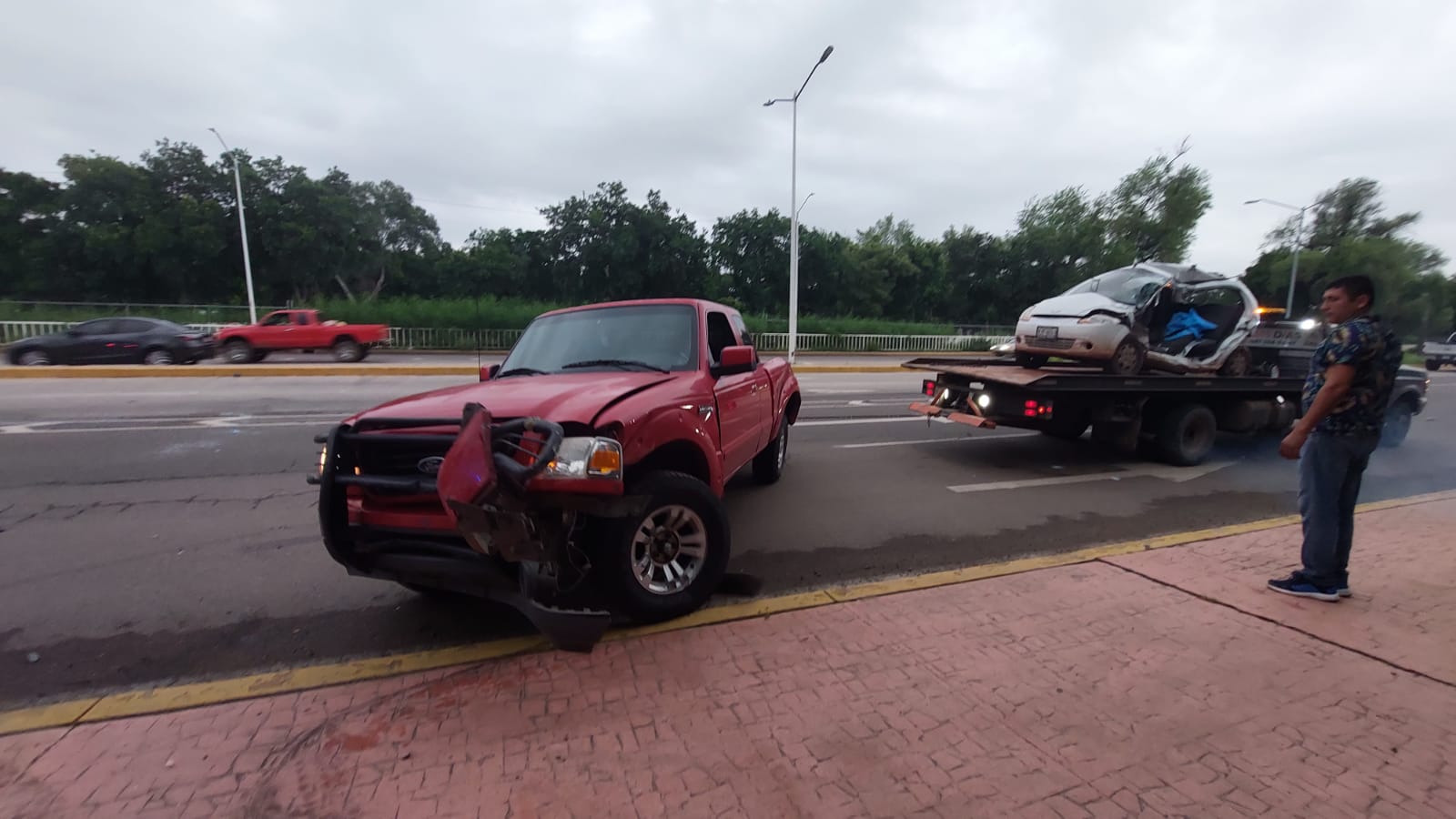 Choque de tres autos deja una persona lesionada Cafe Negro Portal