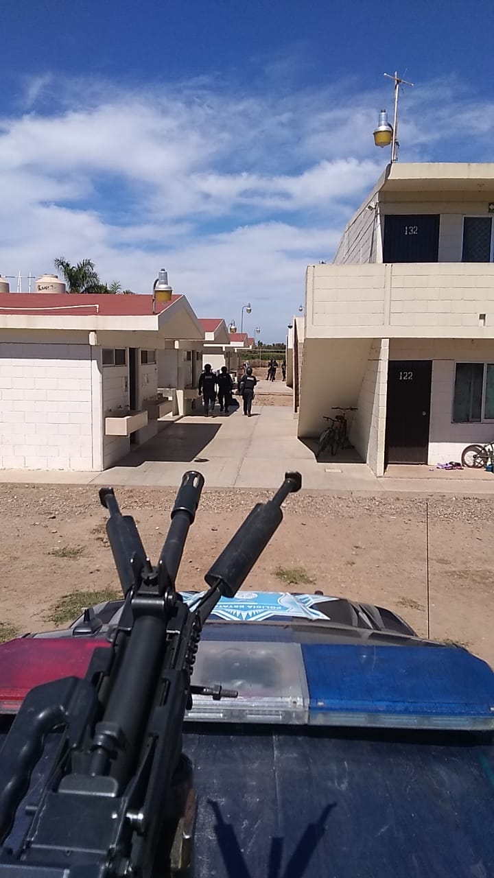 Detienen a dos jornaleros armados en campo agrícola de