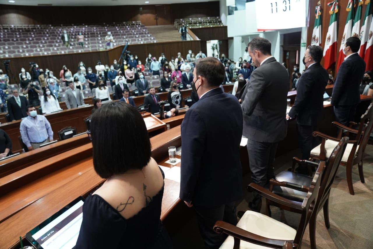 Diputados Guardan Un Minuto De Silencio Por Muerte De Hermana Del ...