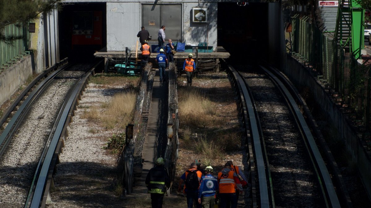 Metro CDMX inicia el retiro de trenes tras choque en Línea 3 Cafe